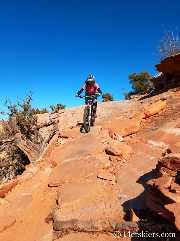 Mountain biking Navajo Rocks Chaco Loop in Moab