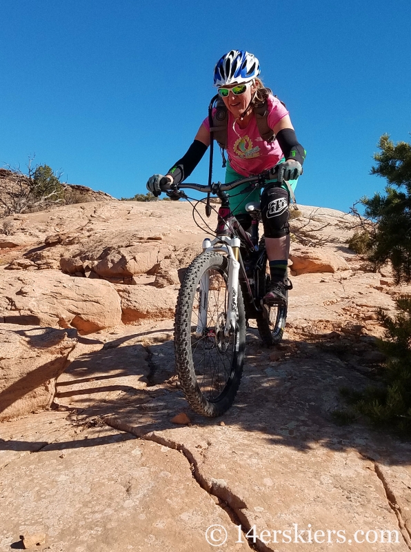 Mountain biking Navajo Rocks Chaco Loop in Moab