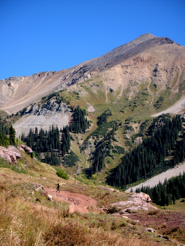 Mountain bike from Crested Butte to Aspen over Pearl Pass