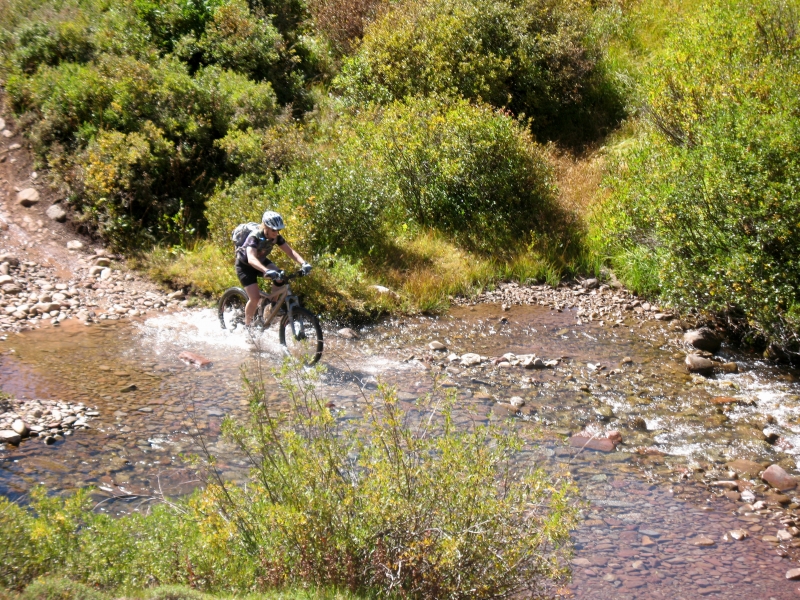 Mountain bike from Crested Butte to Aspen over Pearl Pass