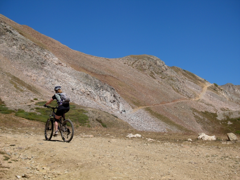 Mountain bike from Crested Butte to Aspen over Pearl Pass