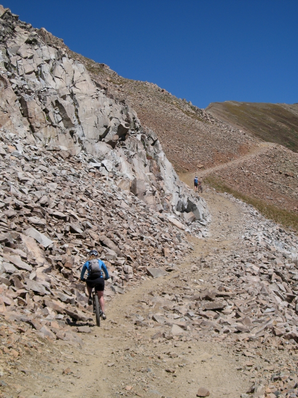 Mountain bike from Crested Butte to Aspen over Pearl Pass