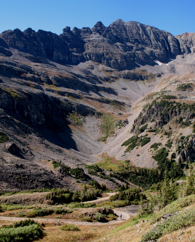 Mountain bike from Crested Butte to Aspen over Pearl Pass