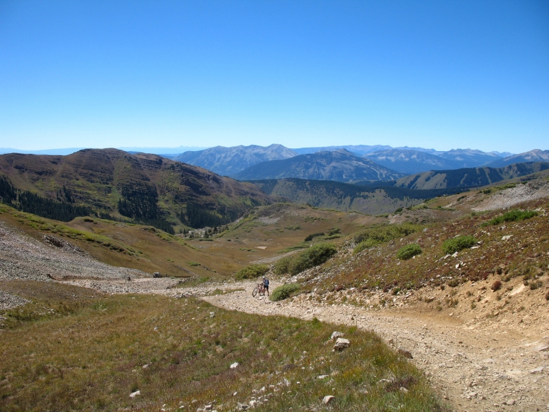 Mountain bike from Crested Butte to Aspen over Pearl Pass