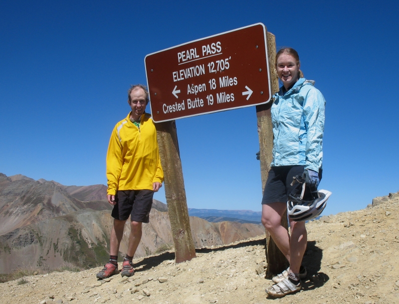 Mountain bike from Crested Butte to Aspen over Pearl Pass