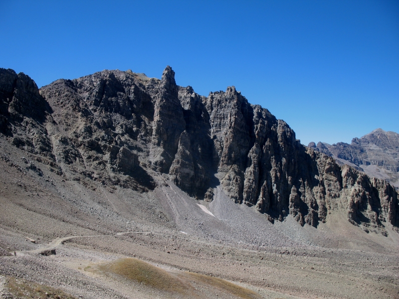 Mountain bike from Crested Butte to Aspen over Pearl Pass