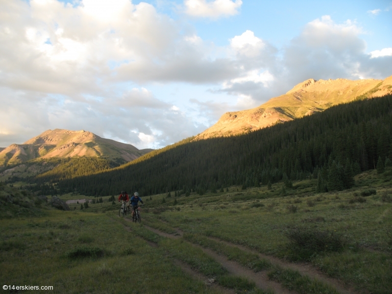 Mountain biking Cataract Ridge Trail, part of the Colorado Trail in the San Juans.