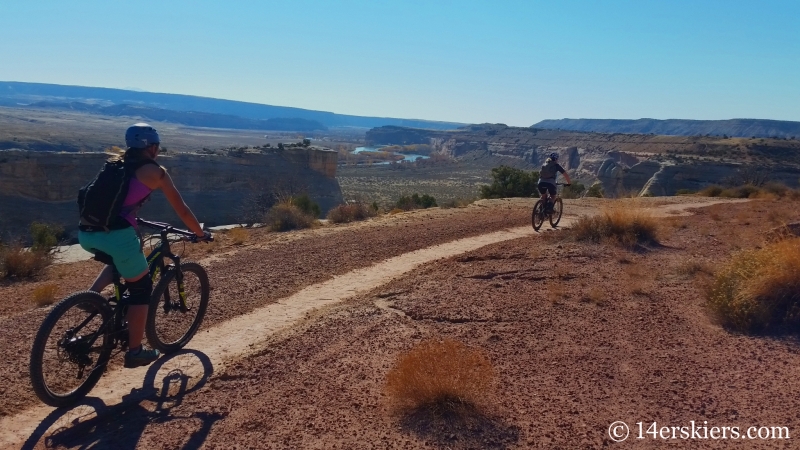 Mountain biking Rabbit Valley Western Rim Trail near Fruita.