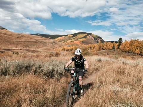 Fall mountain biking on Strand in Crested Butte.