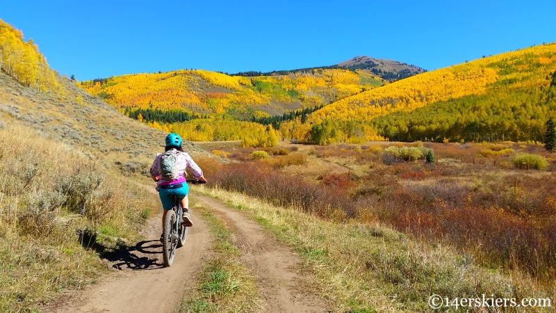 Mountain biking on Ferris Creek trail near Crested Butte